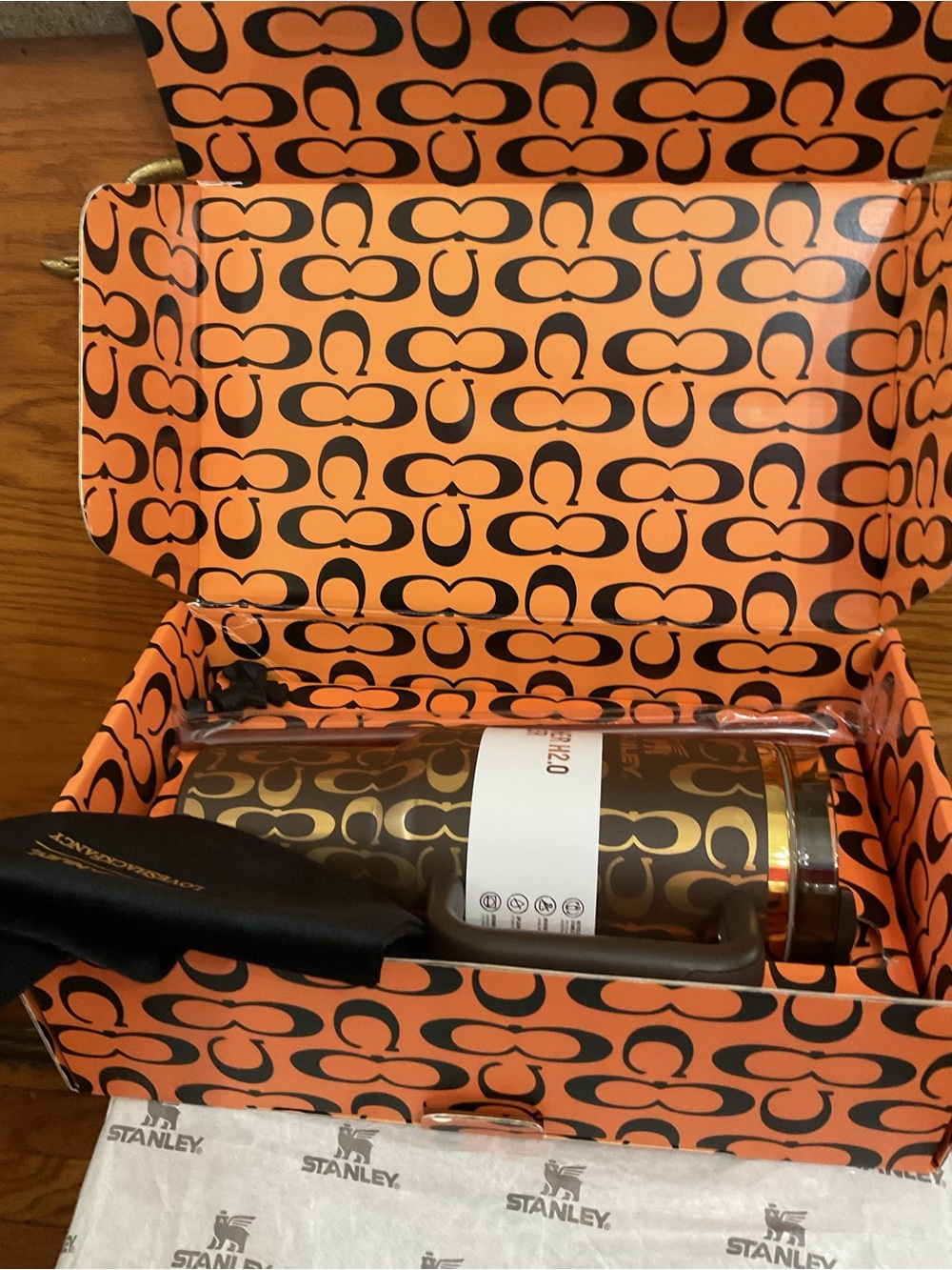 Stanley Brown and Gold Patterned Insulated Travel Mug limited edition - Picture 2 of 6